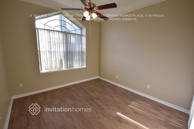 Building Photo - 272 Churchill Dr