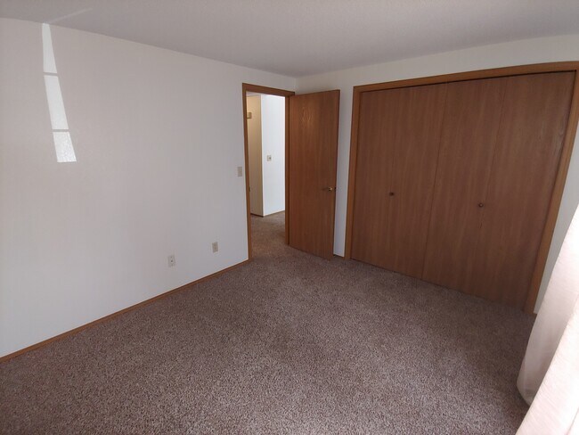 Building Photo - 8418 Everett Way