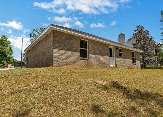 Building Photo - MOVE IN SPECIAL 1/2 off 1st months rent!!!!