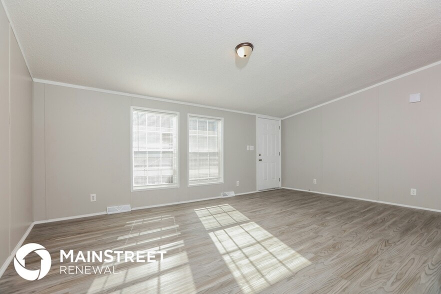 Building Photo - 615 N Hardee St