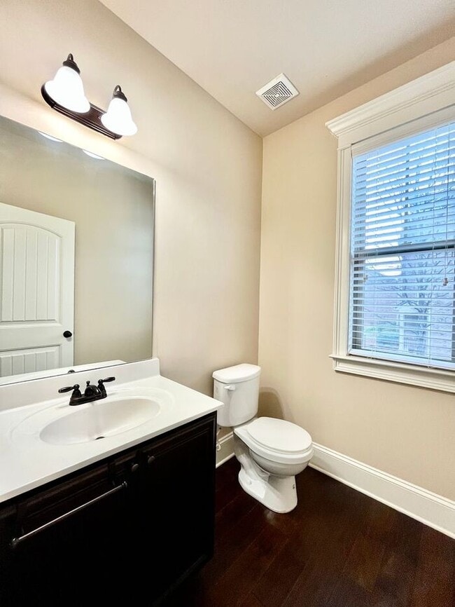 Building Photo - 1040 Jardin Ct