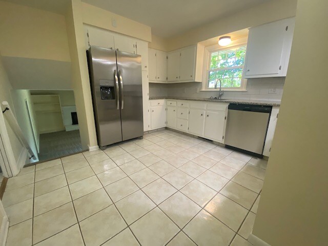 Building Photo - 220 Garland Dr