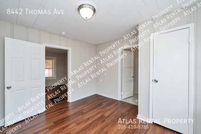 Building Photo - 8442 Thomas Ave