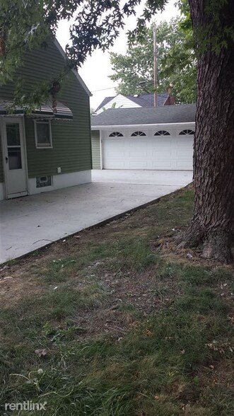 Building Photo - 854 Highland Ave