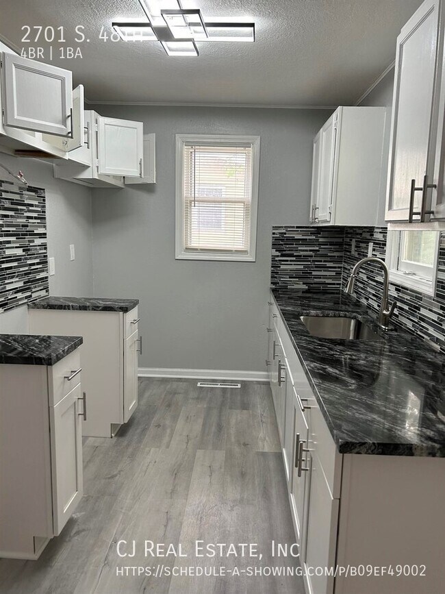 Building Photo - 2701 S 48 St