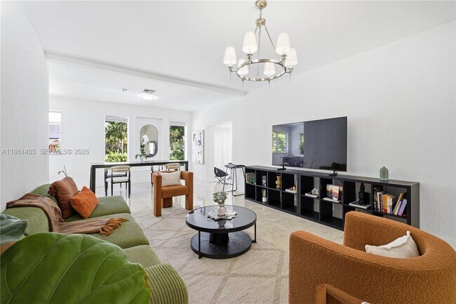 Building Photo - 10845 Peachtree Dr