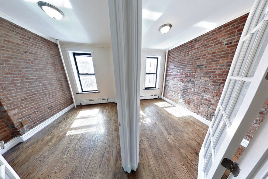 Building Photo - 420 W 51st St