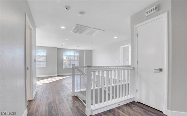 Building Photo - 9412 Warm Waters Ave