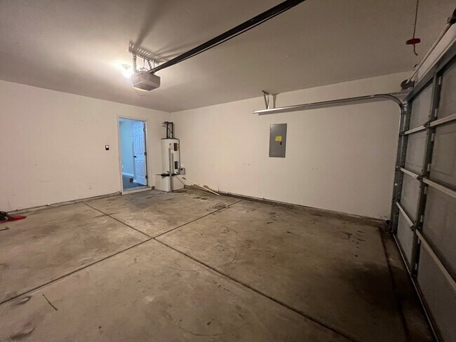 Building Photo - 1666 Mossberg Dr