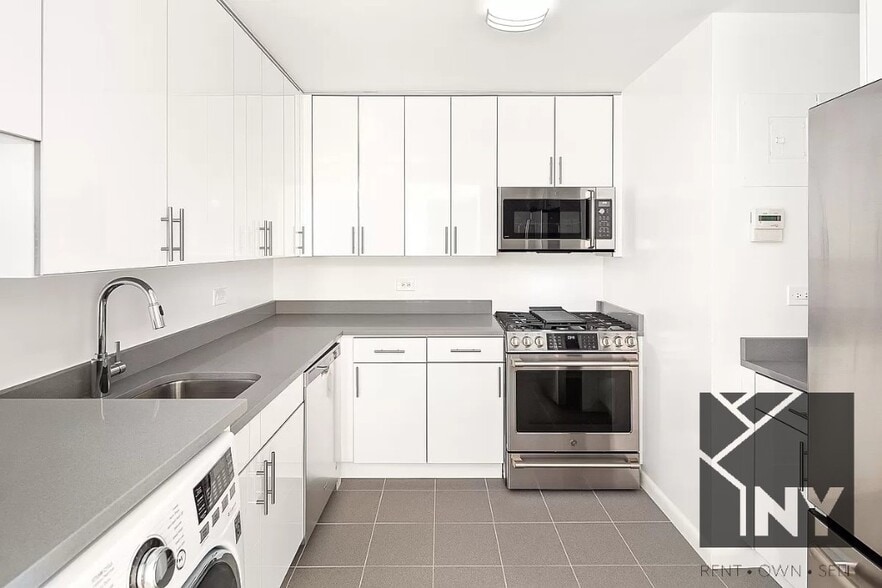 Building Photo - 250 S End Ave