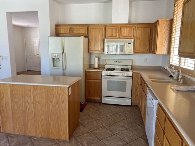 Building Photo - Summerlin North