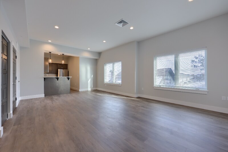 Building Photo - 117 W Main St