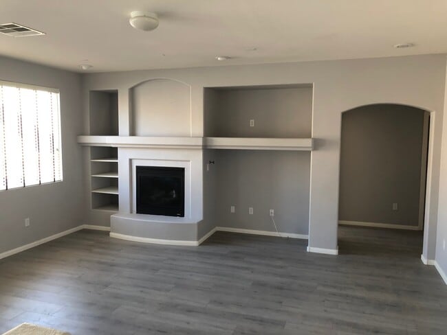 Building Photo - 653 Orbiter Ln