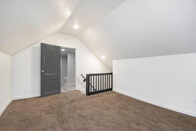 Building Photo - 1036 Park St SW