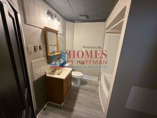Building Photo - Two Bedroom House | Off-Street Parking
