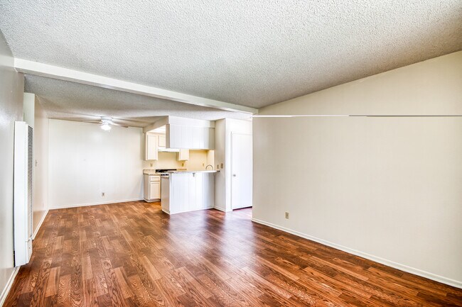 Building Photo - Cherry Creek Apartments