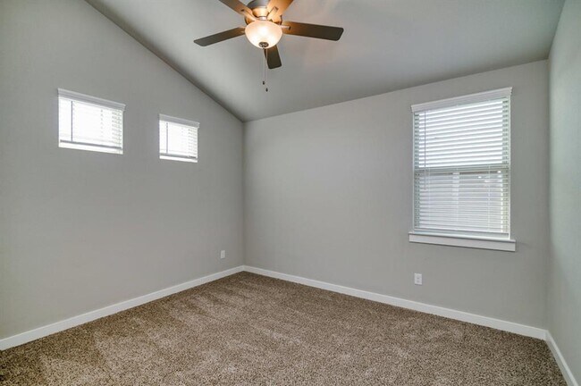 Building Photo - 735 Harvest Moon Dr