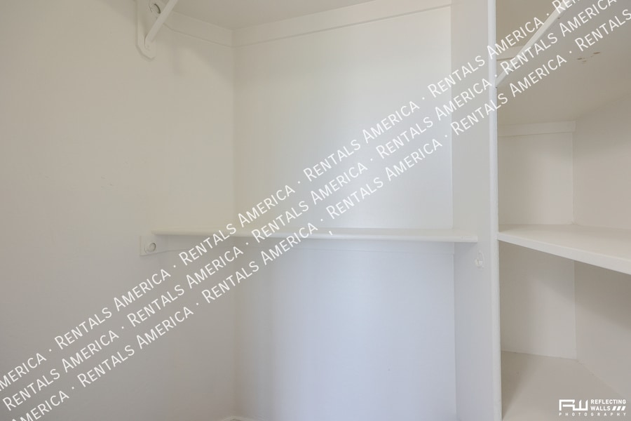 Building Photo - 2238 E Bel Air Ln