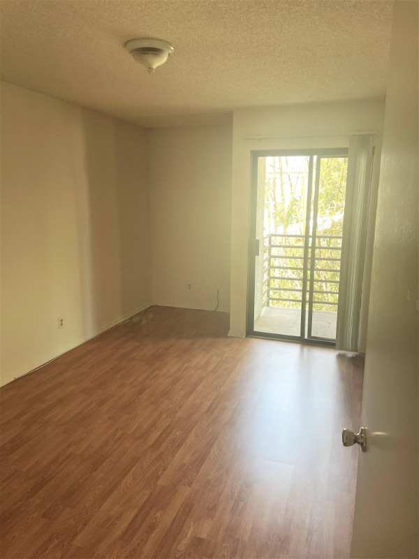 Building Photo - 503 S Adams St