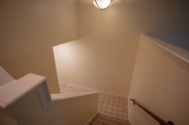 Building Photo - 23045 Ironwood Dr