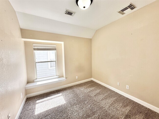 Building Photo - 43 Panterra Way