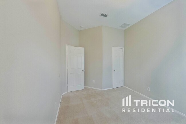 Building Photo - 405 Fireberry Dr