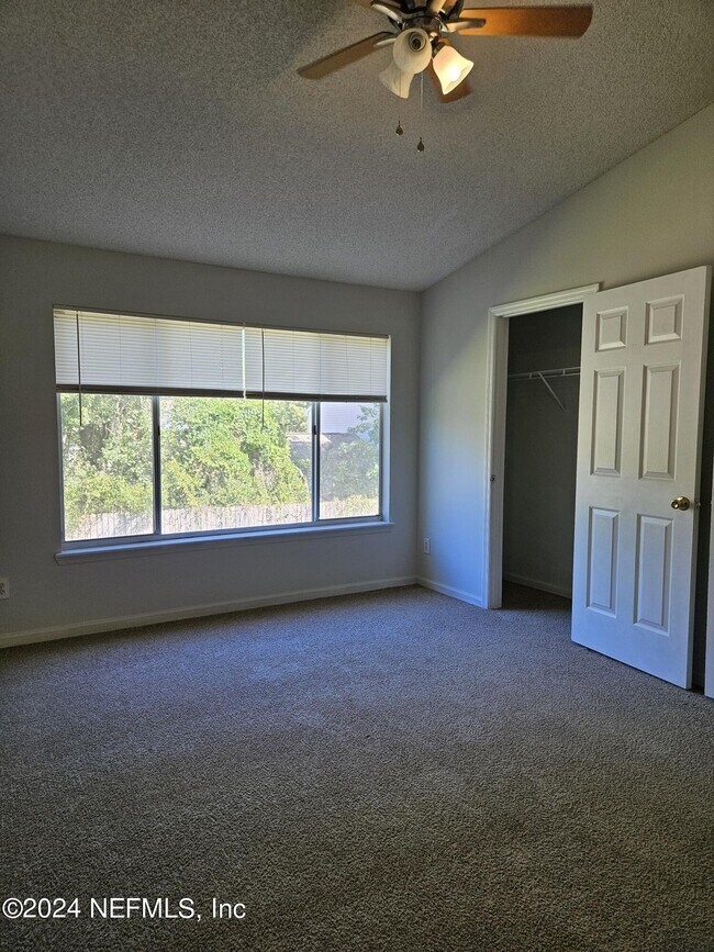 Building Photo - 12311 Kensington Lakes Dr
