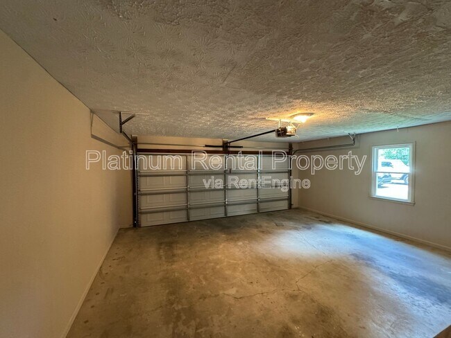 Building Photo - 3165 Arden Way SW