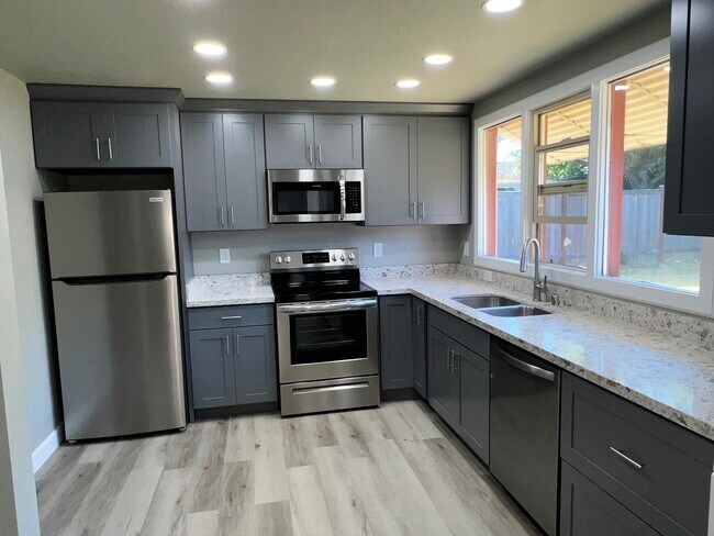 Building Photo - Single Family House Tacoma