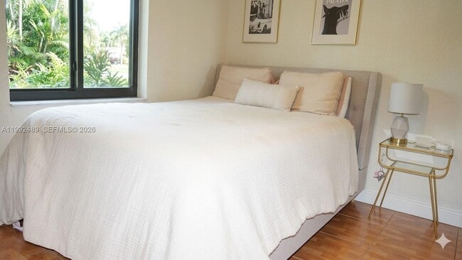 Building Photo - 3240 Mary St