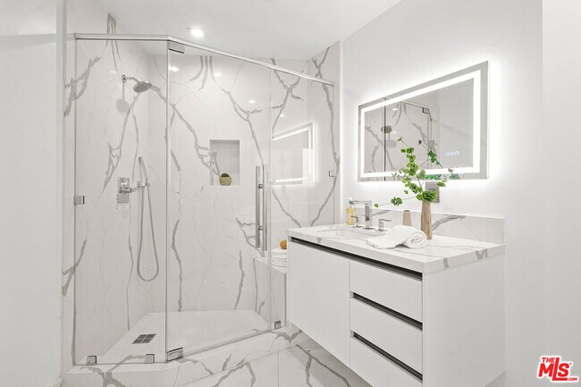 Building Photo - 10601 Wilshire Blvd