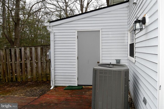 Building Photo - 1586 Pin Oak Dr