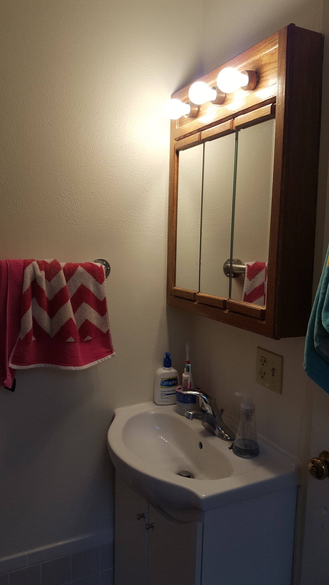 Building Photo - 612 Howard Plz