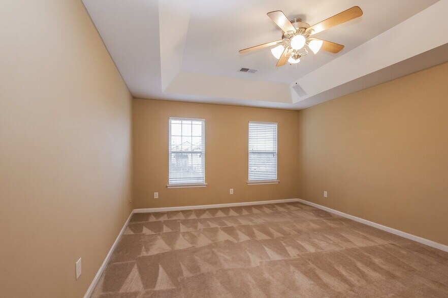 Building Photo - 13138 Planters Row Dr
