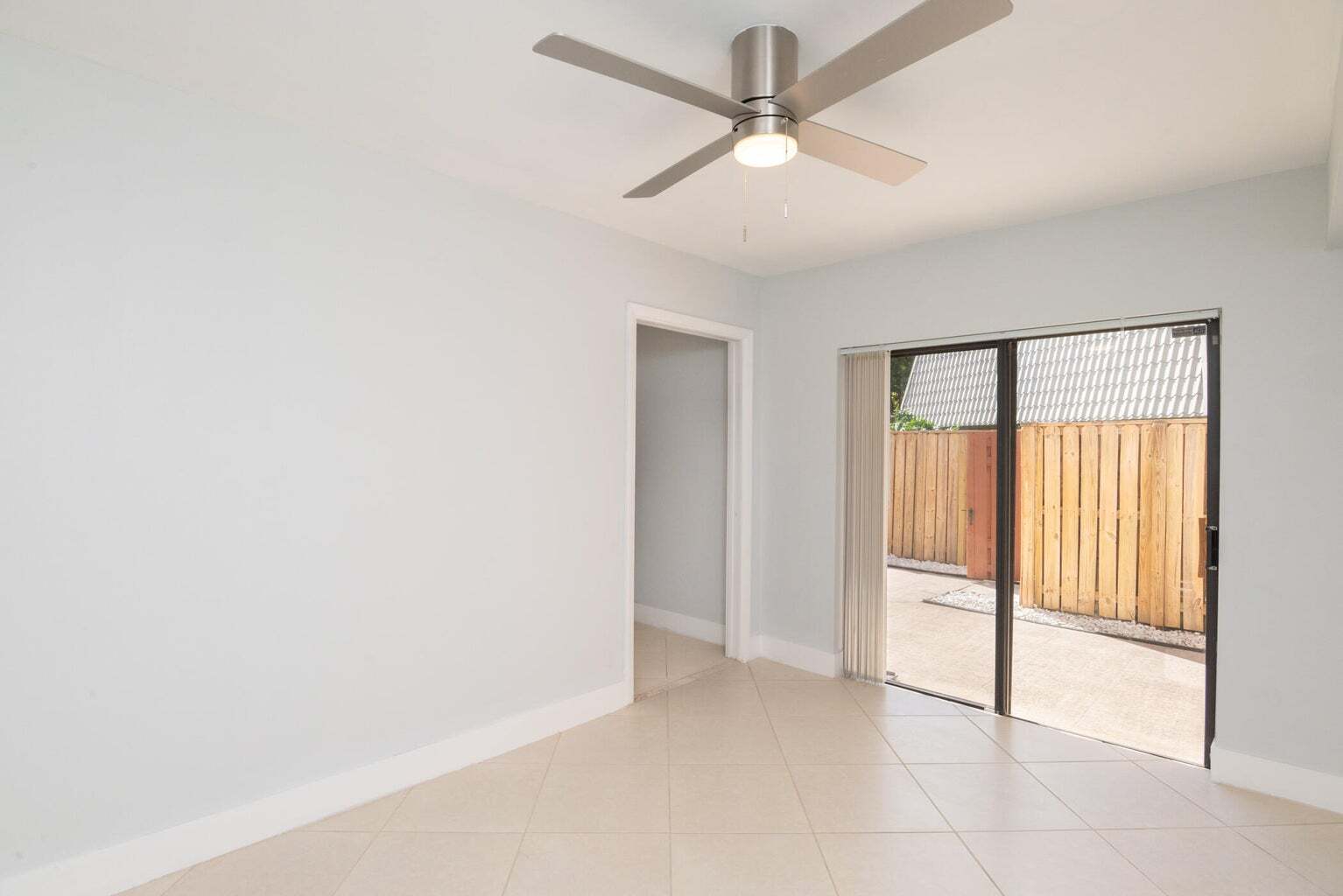 Building Photo - 1700 Embassy Dr