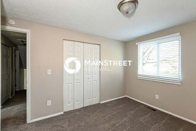 Building Photo - 4 Bedroom Pet-Friendly Home in STONE MOUNT...