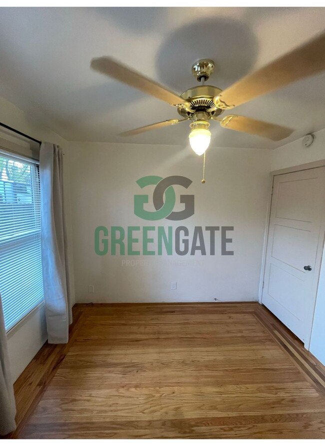 Building Photo - 3 BEDROOM 1 BATH HOME IN MODESTO!!