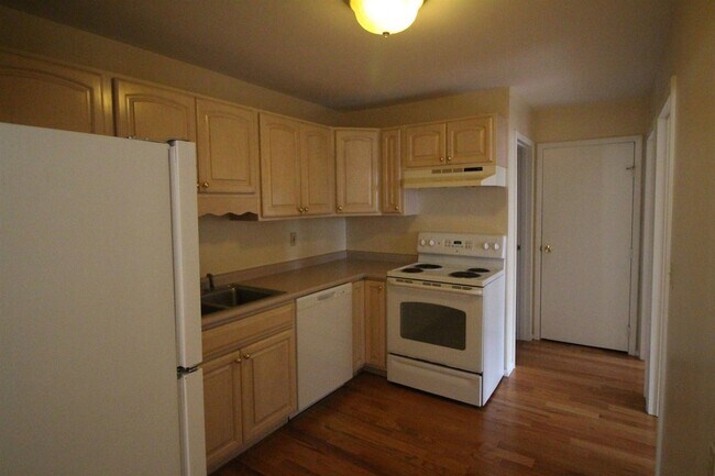 Building Photo - 73 E Broadway