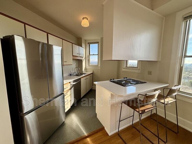 Building Photo - 2068 Walton Wy