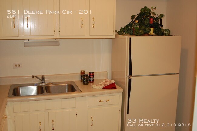 Primary Photo - Cozy 2 bedroom apartments. Move in today!