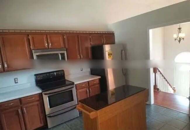 Building Photo - 3401 Milbridge Dr
