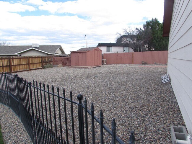 Building Photo - 518-520 Rado Dr