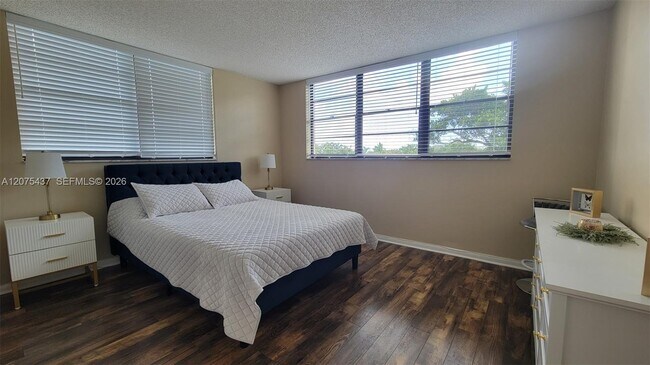 Building Photo - 2410 Deer Creek Country Club Blvd