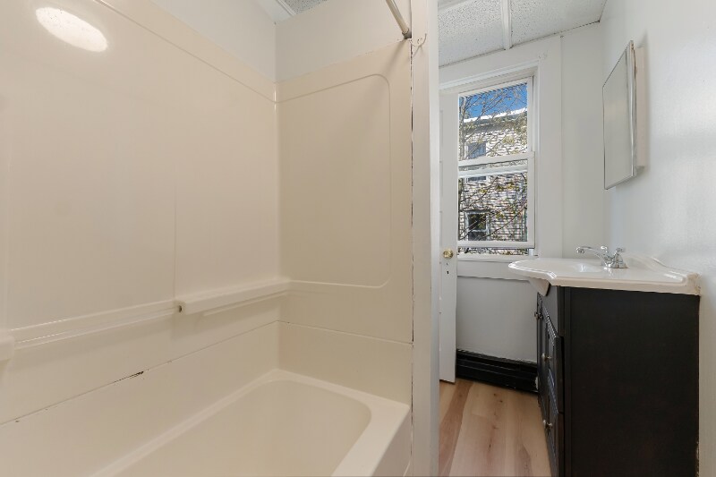 Building Photo - 51 Frederic St