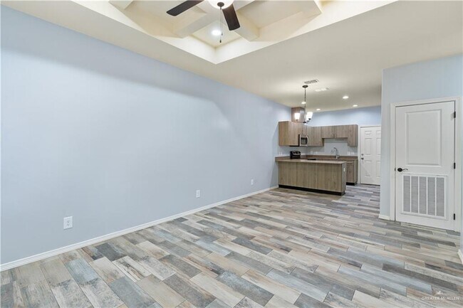 Building Photo - 13 Teague Ave