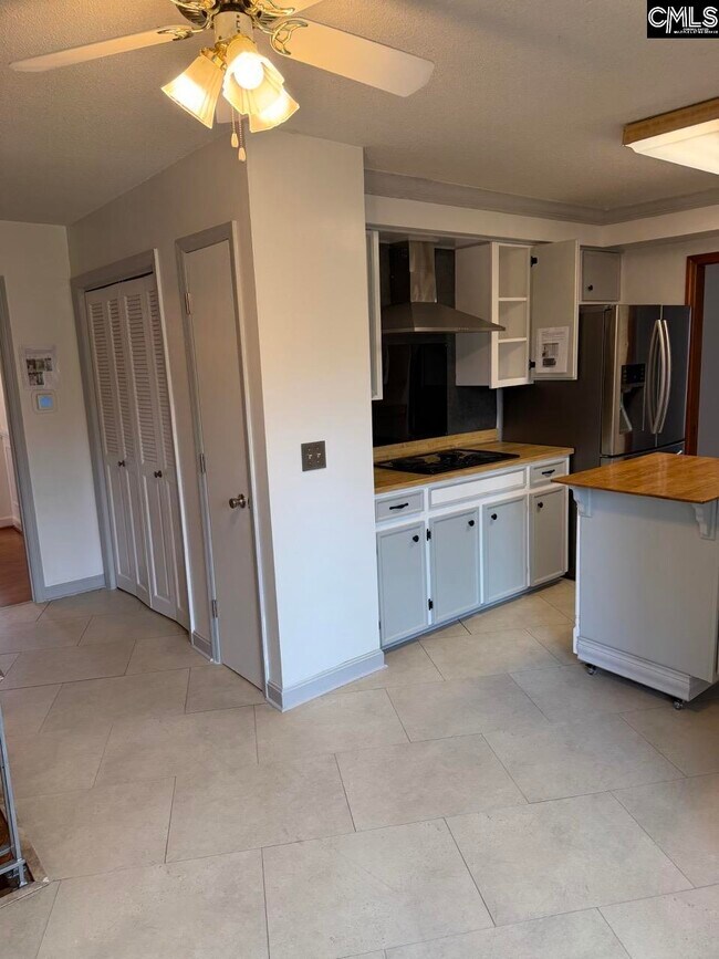 Building Photo - 511 Shady Ln