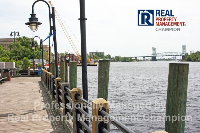 Building Photo - Luxury Condo with Water Views in Heart of Wilmington