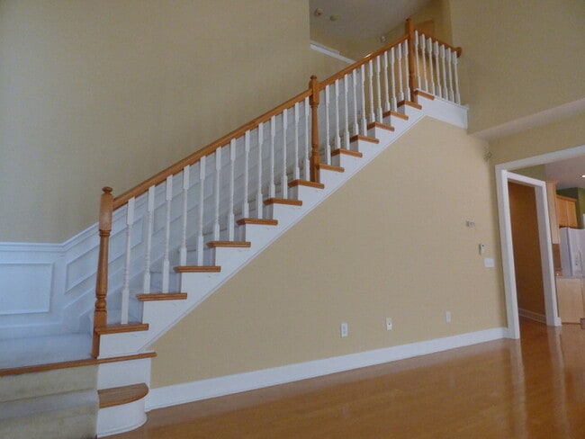 Building Photo - Beautiful Home in Cady Lake Subdivision