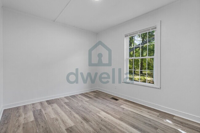 Building Photo - FULLY RENOVATED 3-Bedroom Rental Home on Woodlawn Ave.-UNMATCHED COMFORT, CONVENIENCE & VALUE!