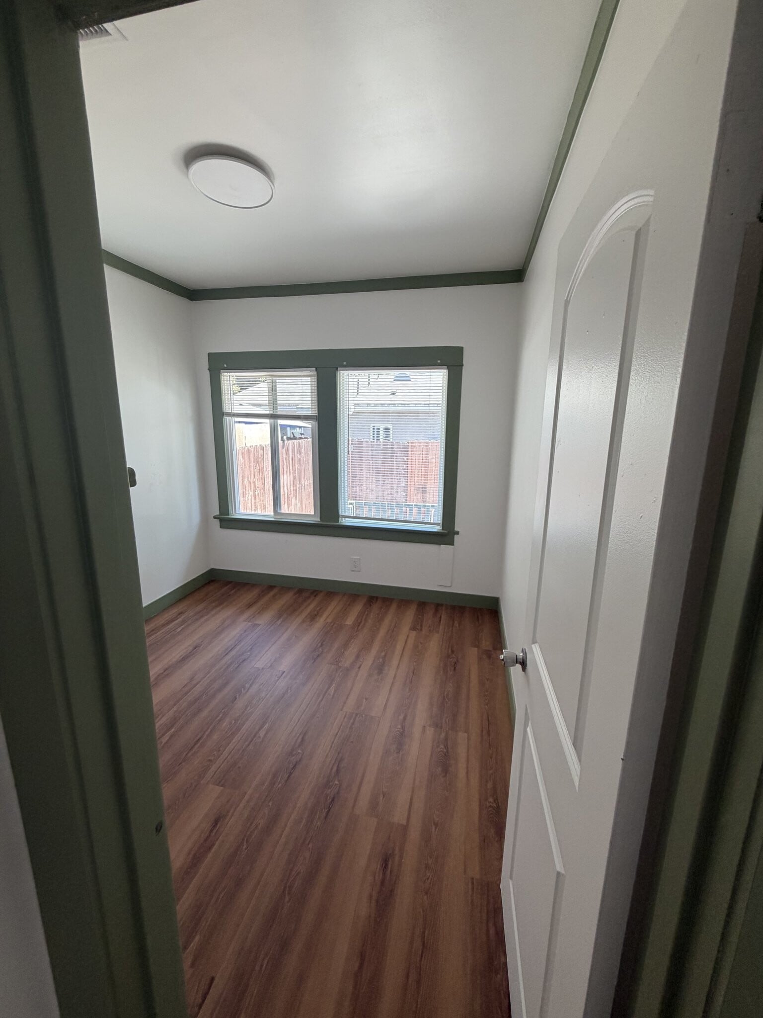 Building Photo - 324 W 55th St